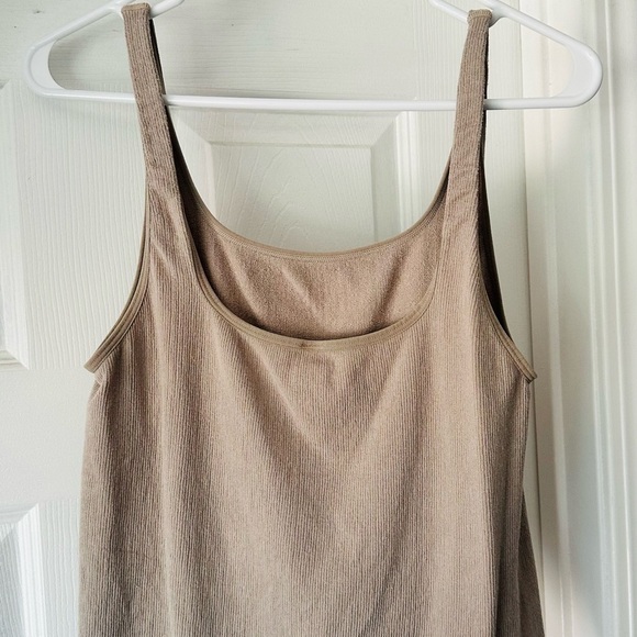 Crop Tank - Picture 2 of 4